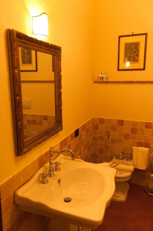 サン・ジミニャーノ Palazzo Benucci Bed & Breakfast エクステリア 写真