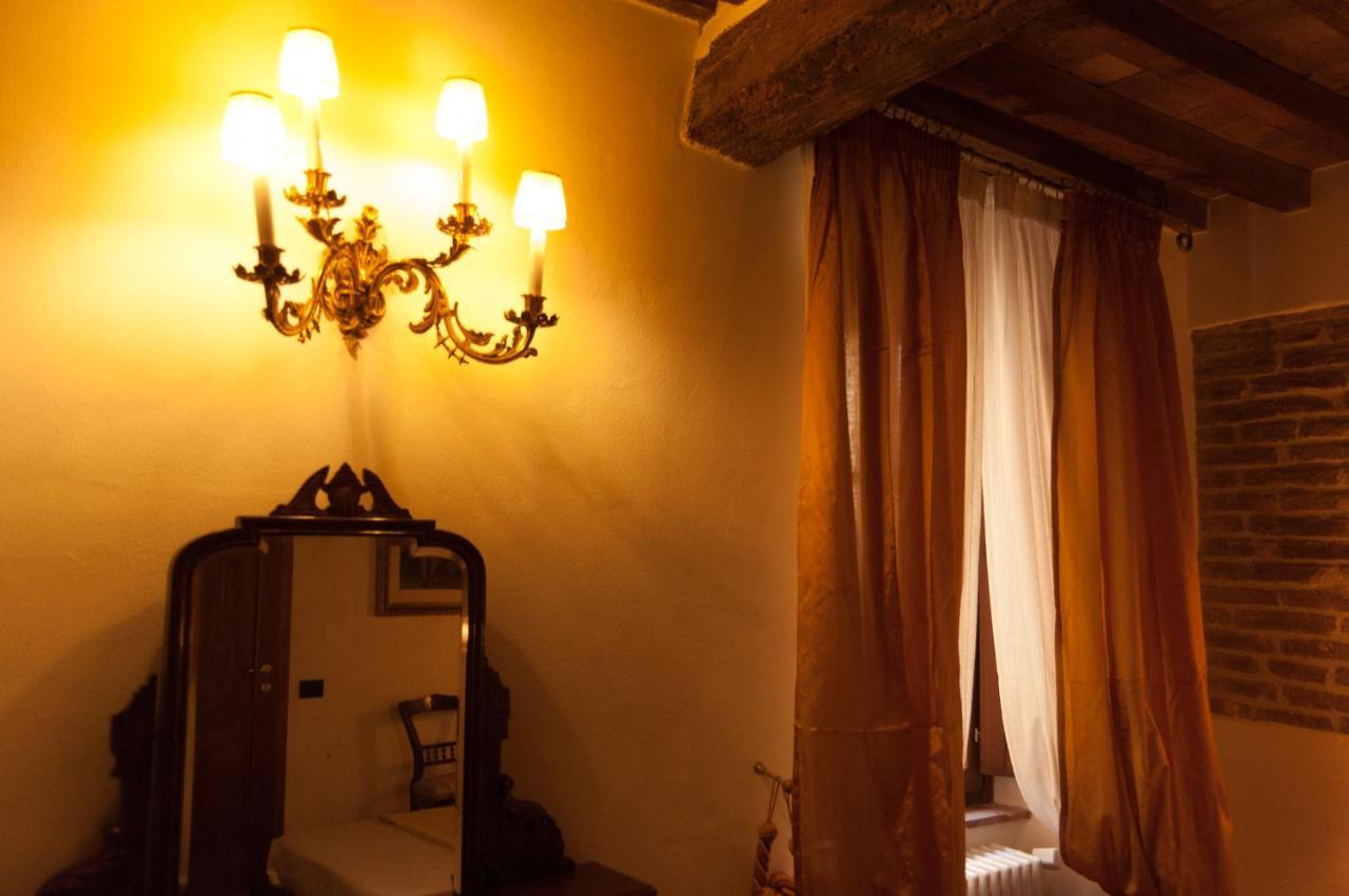 サン・ジミニャーノ Palazzo Benucci Bed & Breakfast エクステリア 写真