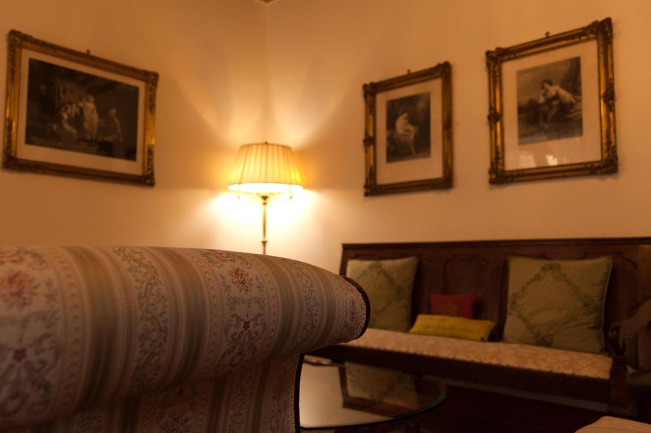 サン・ジミニャーノ Palazzo Benucci Bed & Breakfast エクステリア 写真