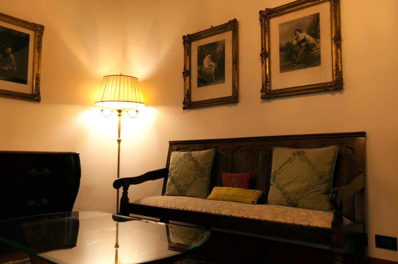 サン・ジミニャーノ Palazzo Benucci Bed & Breakfast エクステリア 写真